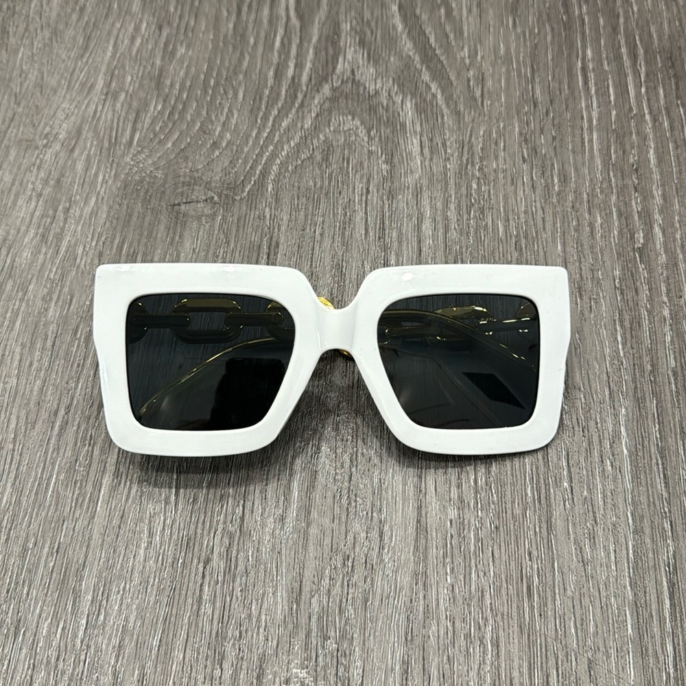 NEW White Sunglasses